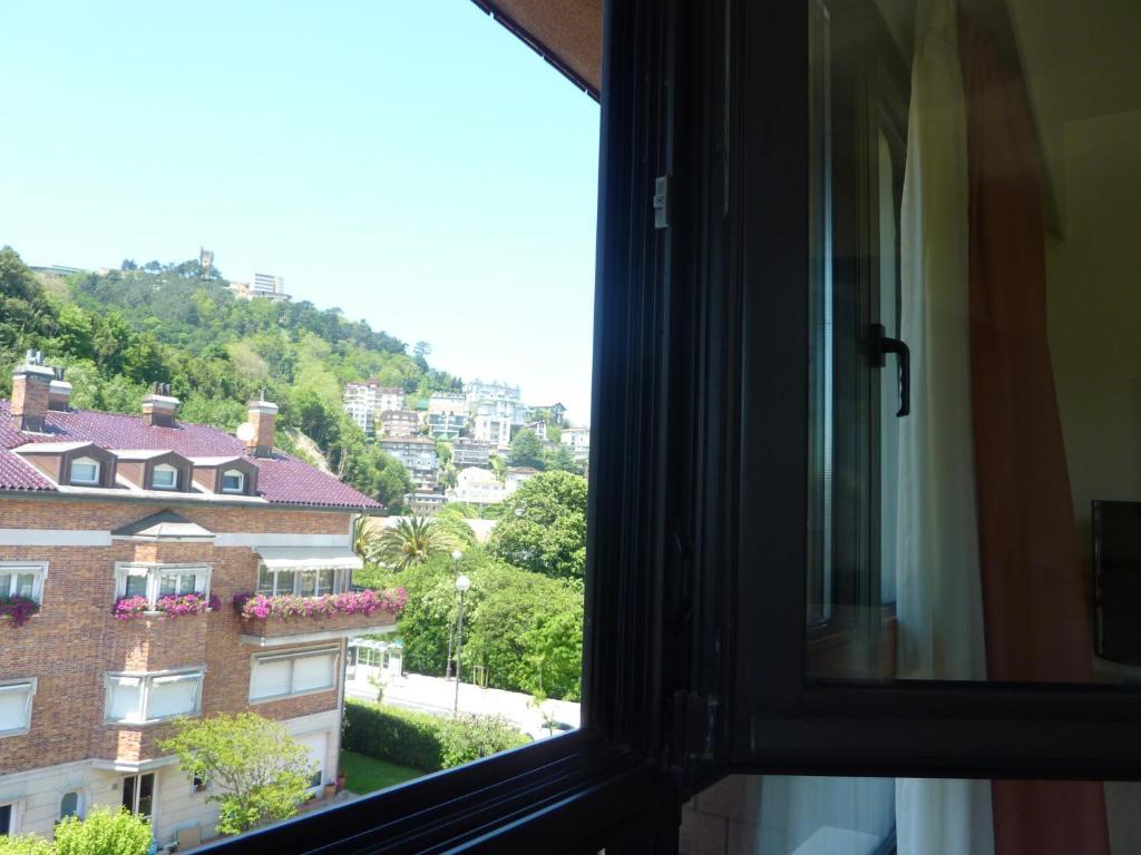 Hotel Ezeiza San Sebastian Room photo