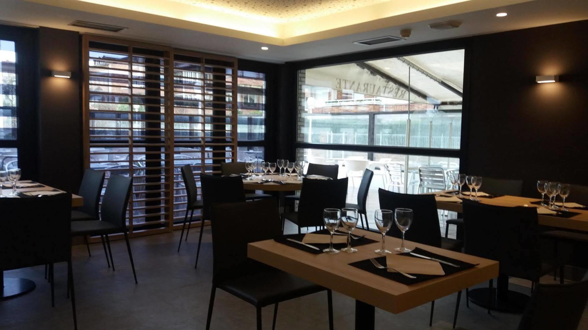 Hotel Ezeiza San Sebastian Exterior photo